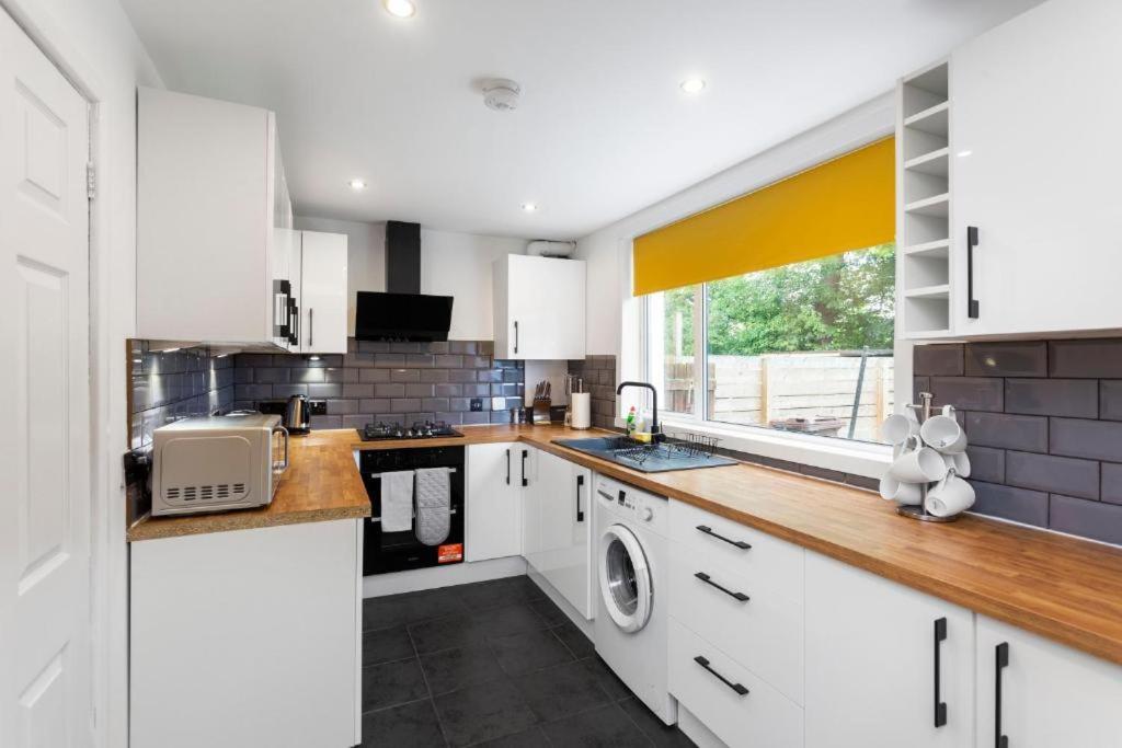 הוילה Stylish 3 Bed Edinburgh Abode - Parking And Garden מראה חיצוני תמונה